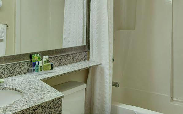 Thompson'S Best Value Inn & Suites ภายนอก รูปภาพ